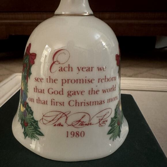 Vintage Collectible Helen Steiner Rice 1980 porcelain Christmas Bell w garland - Picture 2 of 7